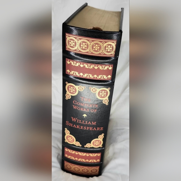 The Complete Works of William Shakespeare (Collectible Leather Edition) - Picture 8 of 11